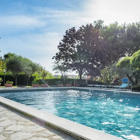 Apartment With Pool&private Parking! *