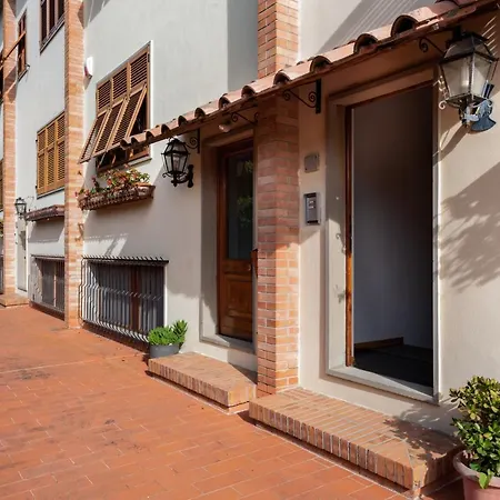With Pool&private Parking! Apartament *